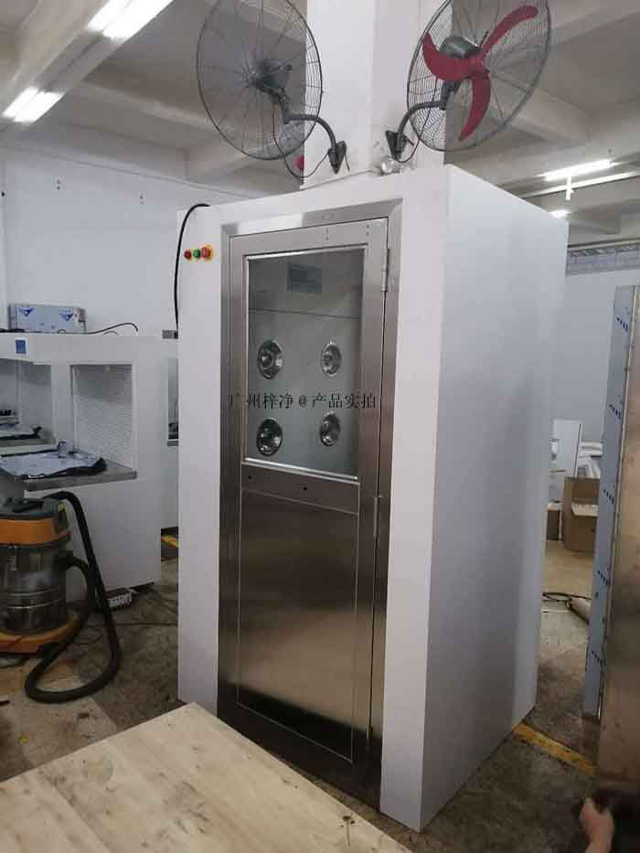 定期檢查風淋室的各個部件，如門密封、風速、風量和控制系統，確保其正常運行。