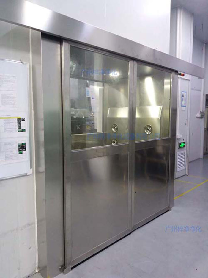 全自動感應風淋室在無塵車間的生產(chǎn)環(huán)境中 全自動感應風淋室在無塵車間的生產(chǎn)環(huán)境中