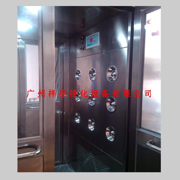 電加熱風(fēng)淋室實物特寫圖片(三) 電加熱風(fēng)淋室實物特寫圖片(三)