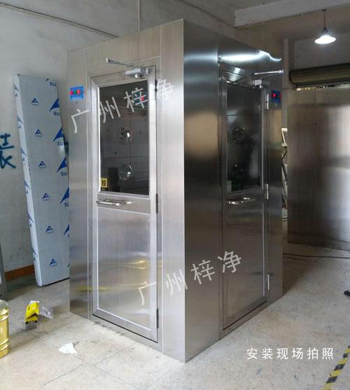 非標(biāo)準(zhǔn)風(fēng)淋門定做圖片1 非標(biāo)準(zhǔn)風(fēng)淋門定做圖片1